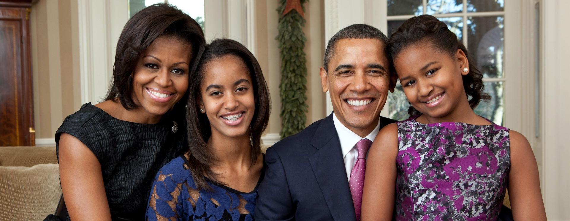 Barack And Michelle Obama With Daughters Malia And Sasha