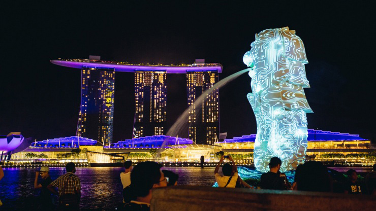 Singapore iLights Sustainable Festival At night On Marina Bay