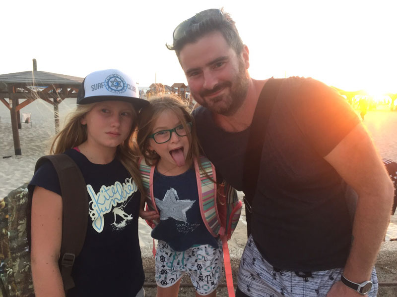 Mikhail Pimenov With 2 His 2 Daughters On Beach In Israel